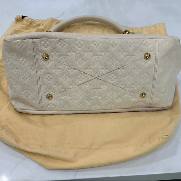 Louis Vuitton Artsy Empreinte in Neige - Picture 6 of 13